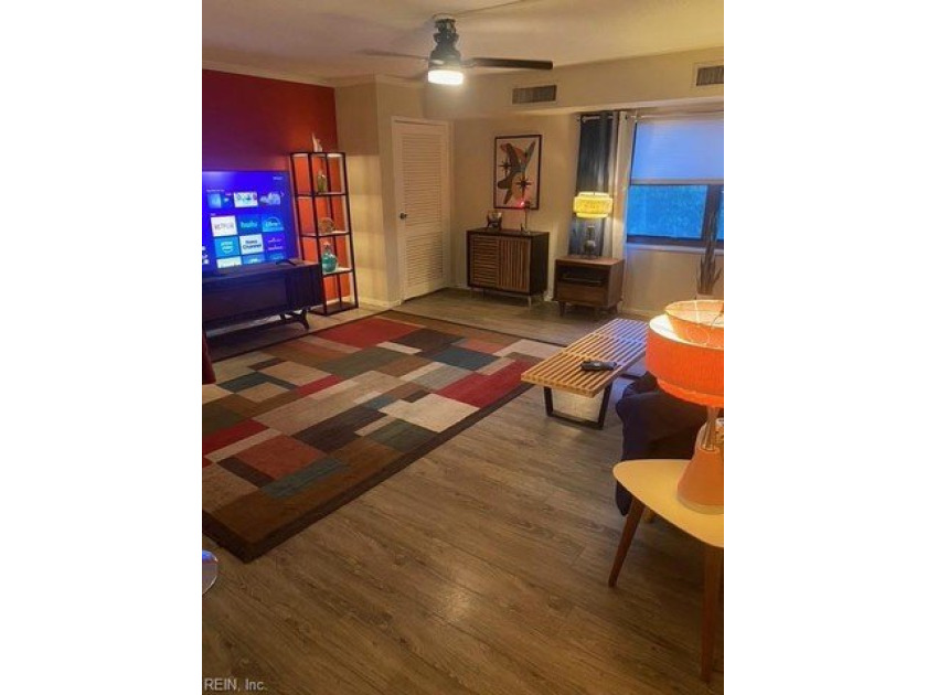 Modern updated 2 bedroom, 1.5 bath condo on the waterfront - Beach Condo for sale in Portsmouth, Virginia on Beachhouse.com