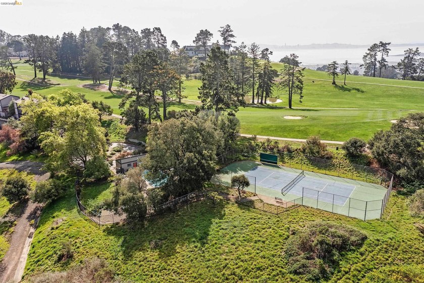 Nature lovers retreat! Surrounded by stunning canyon views and - Beach Townhome/Townhouse for sale in El Cerrito, California on Beachhouse.com