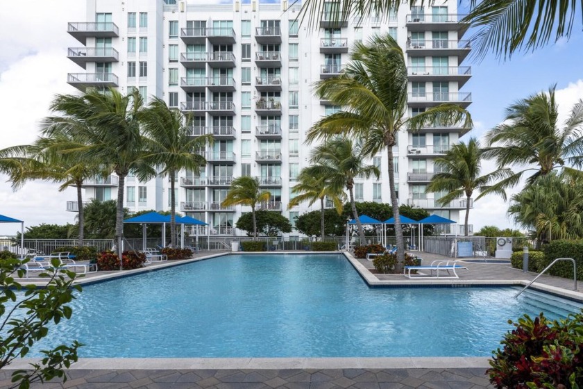 This beautifully renovated one-bedroom, one-bath loft offers a - Beach Condo for sale in West Palm Beach, Florida on Beachhouse.com