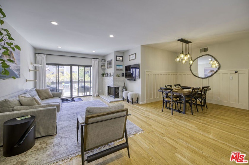 Come explore this beautifully updated 2-bedroom, 2-bath condo - Beach Condo for sale in Playa Del Rey, California on Beachhouse.com