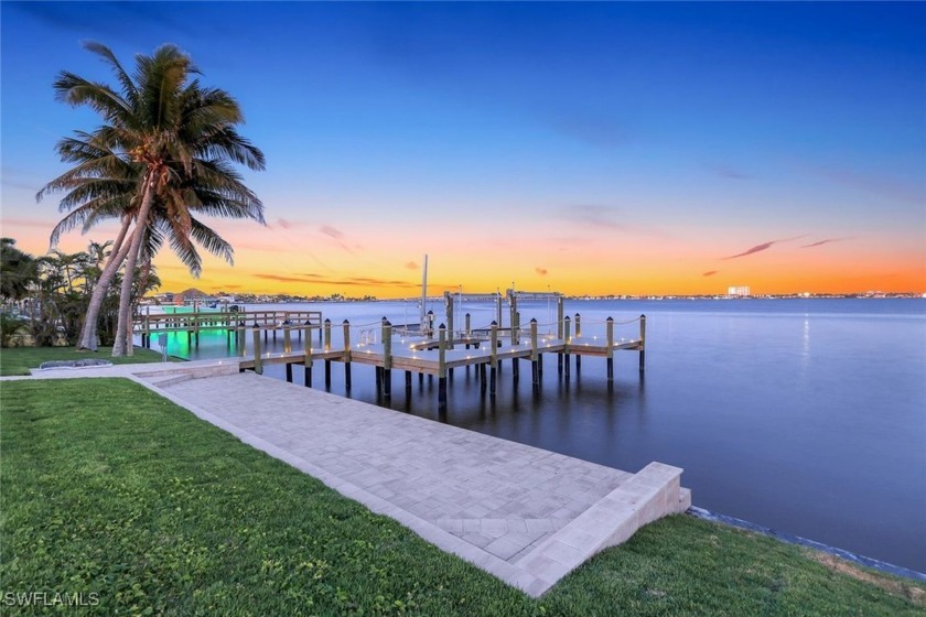 Riverfront Estate Home - Welcome to your riverfront paradise in - Beach Home for sale in Cape Coral, Florida on Beachhouse.com
