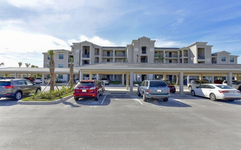 Welcome to Your Dream Lifestyle in Lakewood National Golf Club!

 - Beach Condo for sale in Bradenton, Florida on Beachhouse.com