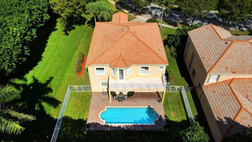 Elegant spacious Olympia Aurora model Pool home with 5 bedrooms - Beach Home for sale in Wellington, Florida on Beachhouse.com