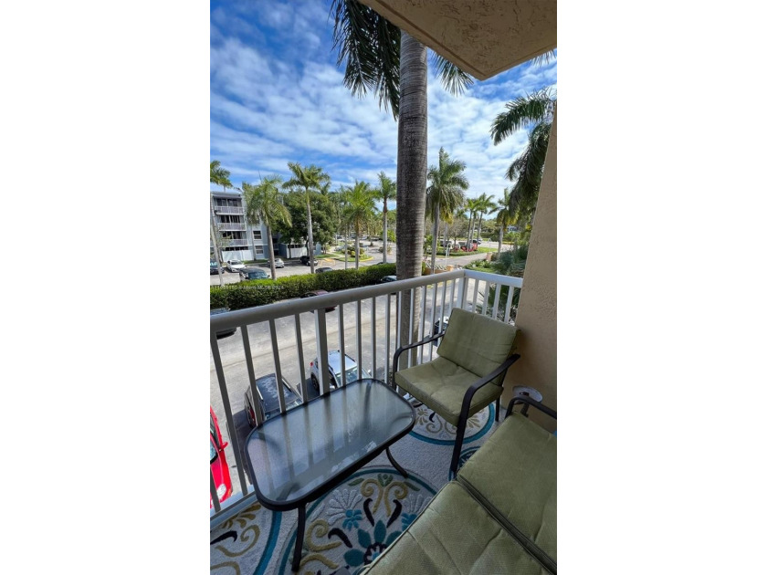 Amazing opportunity to own this beautiful 2 bedroom/2 bathrooms - Beach Condo for sale in Dania, Florida on Beachhouse.com