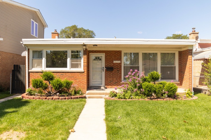 Light bright newer rehabbed home. Move in ready.The updated - Beach Home for sale in Skokie, Illinois on Beachhouse.com