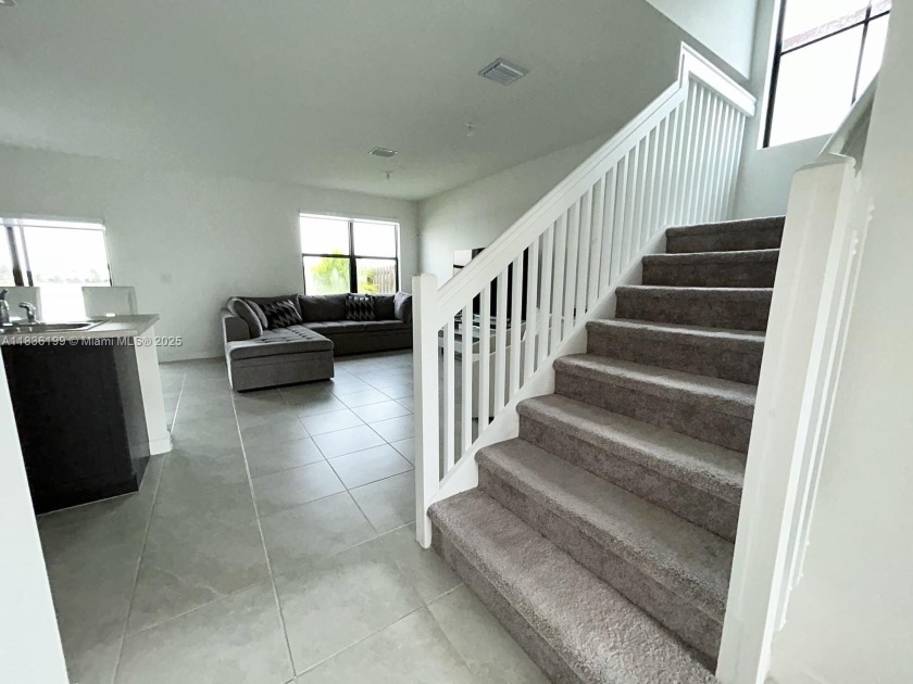 Spacious and well-maintained 3 bedroom, 2.5 bath corner - Beach Townhome/Townhouse for sale in Miami, Florida on Beachhouse.com