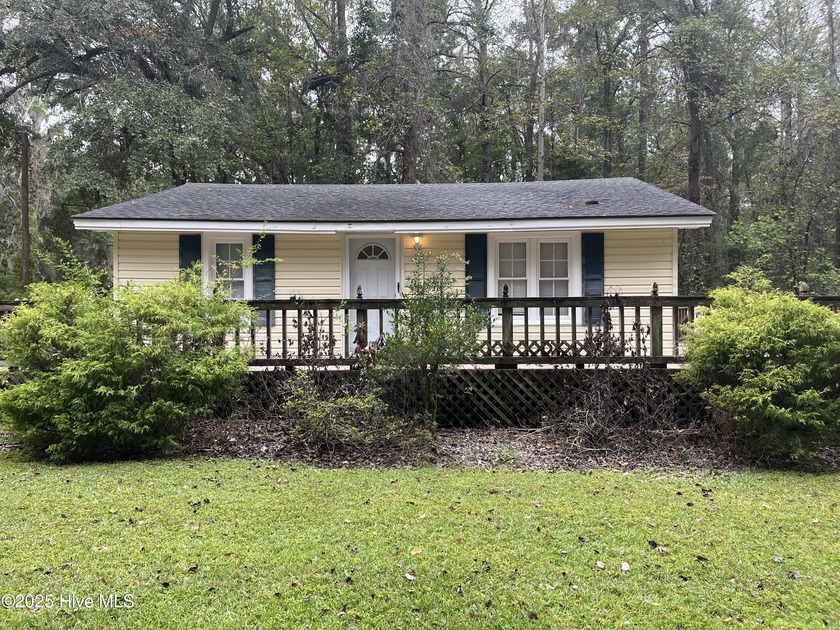 Welcome to your cozy retreat in the quiet Crystal Beach - Beach Home for sale in Blounts Creek, North Carolina on Beachhouse.com