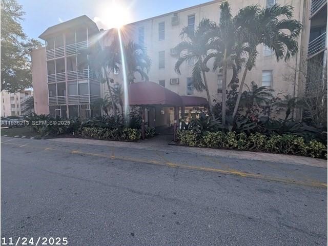 Great Investment Opportunity!
This bright and cozy 2-bedroom - Beach Condo for sale in Lauderhill, Florida on Beachhouse.com