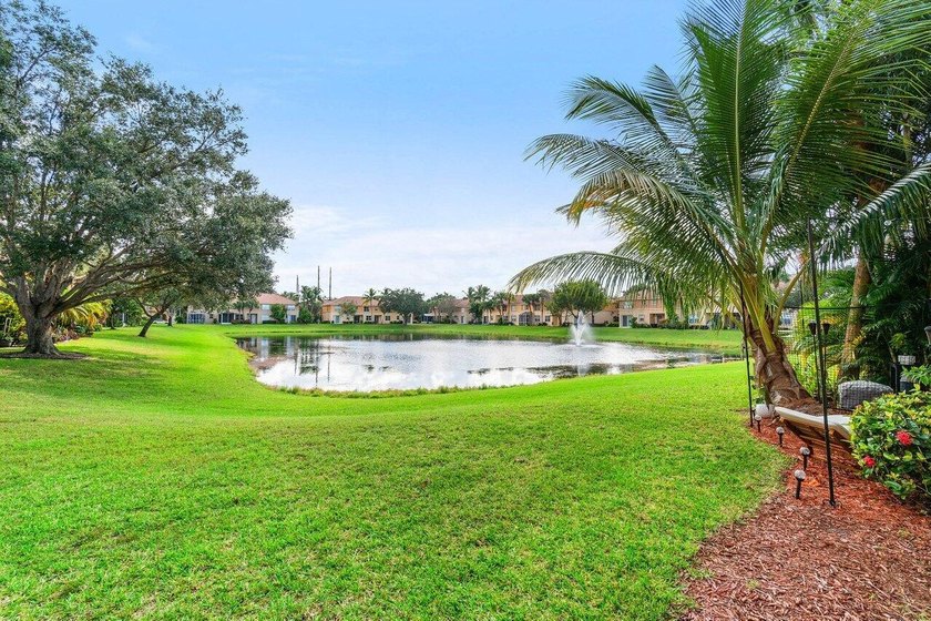 Beautiful 3-bedroom, 2.5-bath lakefront townhome in the - Beach Townhome/Townhouse for sale in Royal Palm Beach, Florida on Beachhouse.com