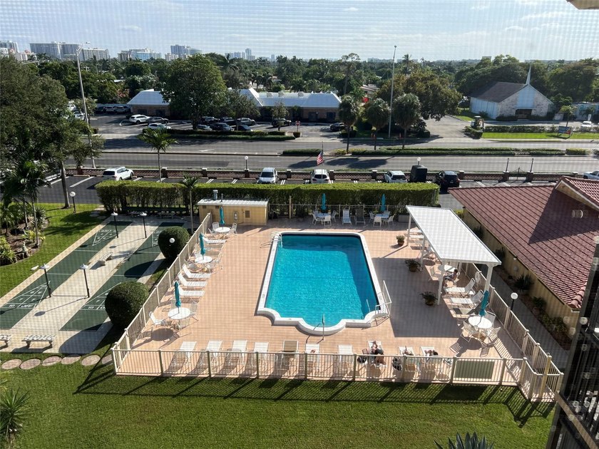 No Snow Here! Welcome to this 5th floor condo east of Federal - Beach Condo for sale in Pompano Beach, Florida on Beachhouse.com