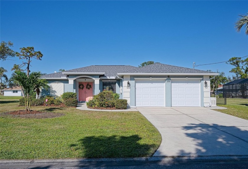 Hourglass Lake Estates. This home has great curb Appeal with - Beach Home for sale in Venice, Florida on Beachhouse.com