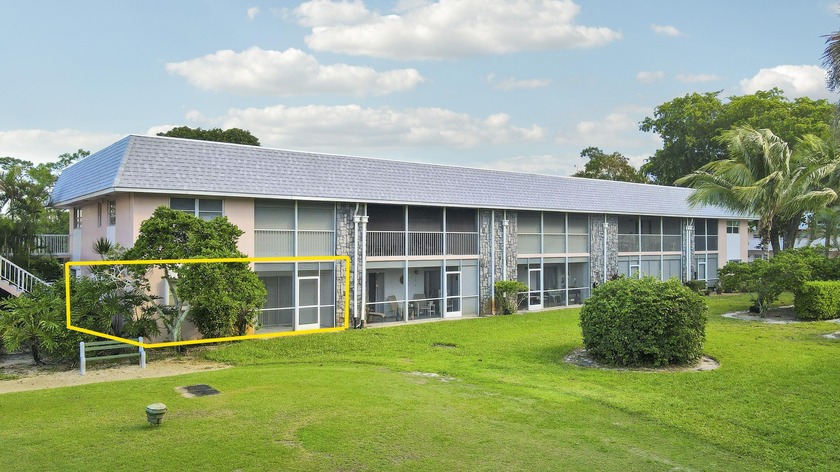 This 2 Bedroom 2 Bath year round or seasonal END unit retreat - Beach Condo for sale in Jupiter, Florida on Beachhouse.com