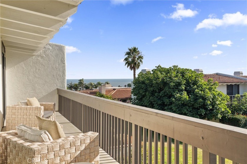 Welcome to your coastal retreat! This is a Single Family - Beach Home for sale in Rancho Palos Verdes, California on Beachhouse.com