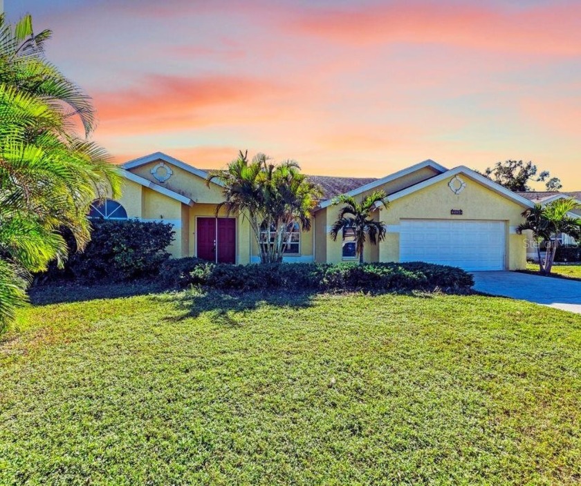 Enjoy the perfect blend of comfort and convenience in this - Beach Home for sale in Bradenton, Florida on Beachhouse.com