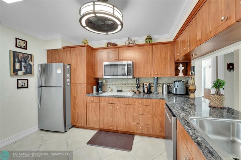 55+ COMMUNITY, THIS FULLY REMODELED UNIT IS ON THE 2nd FLOOR - Beach Condo for sale in Sunrise, Florida on Beachhouse.com