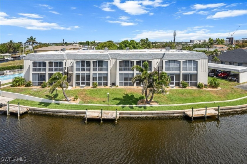 Don't miss your opportunity to own a gorgeous, renovated condo - Beach Condo for sale in Cape Coral, Florida on Beachhouse.com