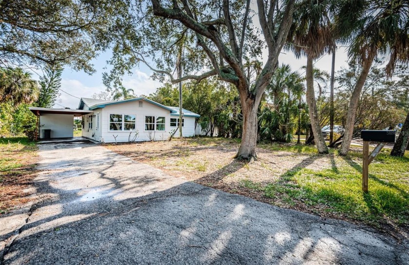 Location!!! This one has so much potential! This 1956 bungalow - Beach Home for sale in Palm Harbor, Florida on Beachhouse.com