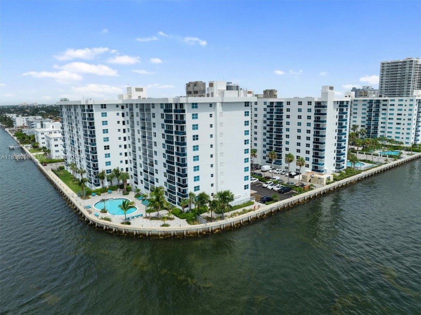 COME LIVE IN THIS GREAT SPACIOUS 1/1 APARTMENT WITH GORGEOUS BAY - Beach Condo for sale in North Bay Village, Florida on Beachhouse.com