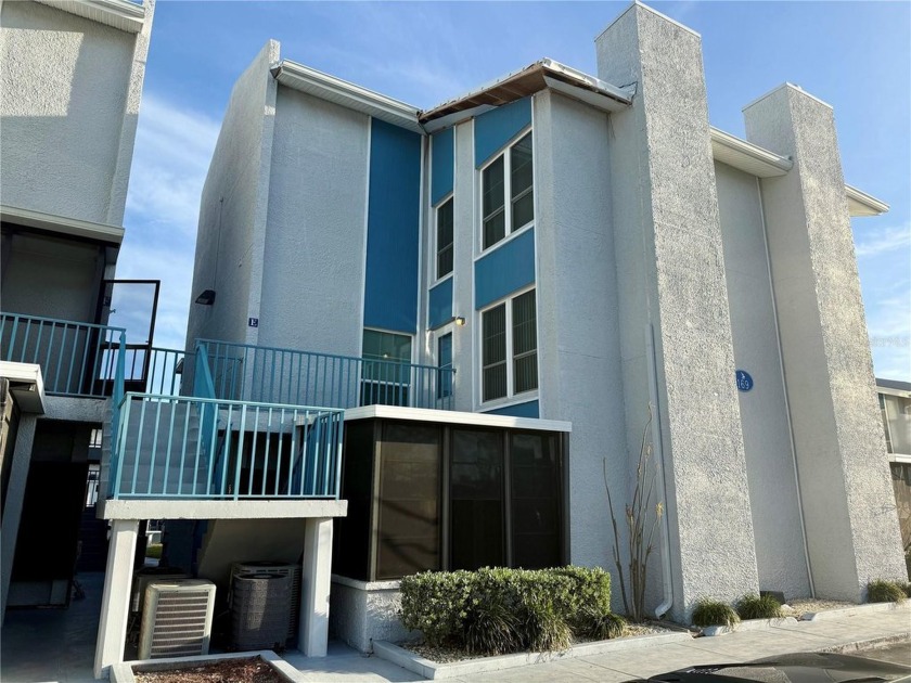 INVESTOR SPECIAL!!! NO FLOOD DAMAGE FROM HELENE! BEST DEAL IN - Beach Condo for sale in Madeira Beach, Florida on Beachhouse.com