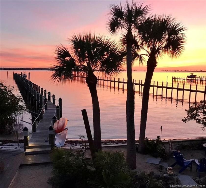 Greet every morning w/ an awesome sunrise and go to sleep every - Beach Home for sale in Sewalls Point, Florida on Beachhouse.com