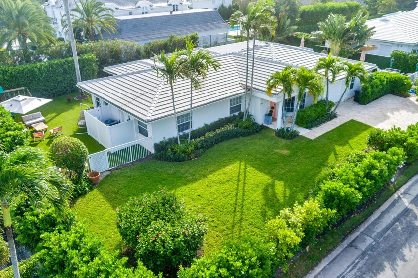 One-story Bermuda style residence featuring split floor plan - Beach Home for sale in Palm Beach, Florida on Beachhouse.com