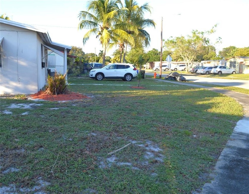 Welcome to this bright and charming 2-bed, 1-bath sanctuary - Beach Home for sale in Fort Lauderdale, Florida on Beachhouse.com