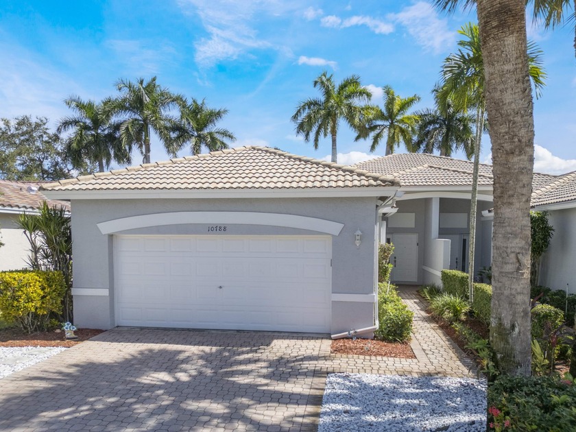 A fresh opportunity in Majestic Isles! Step into this - Beach Home for sale in Boynton Beach, Florida on Beachhouse.com