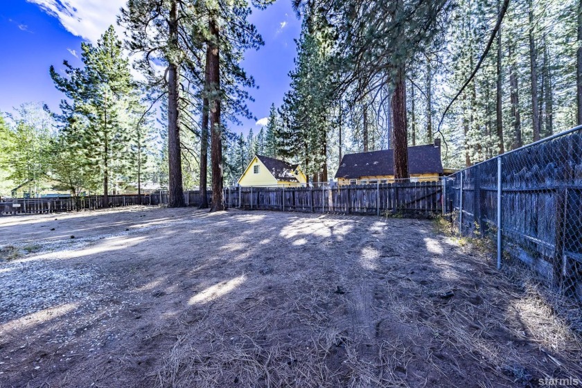 Buildable lot in the centrally located Tahoe Sierra neighborhood - Beach Lot for sale in South Lake Tahoe, California on Beachhouse.com
