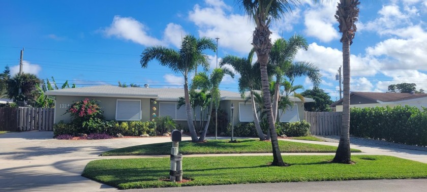 Wow!!! Welcome to this elegantly updated 3 bedroom, 2 bath home - Beach Home for sale in West Palm Beach, Florida on Beachhouse.com