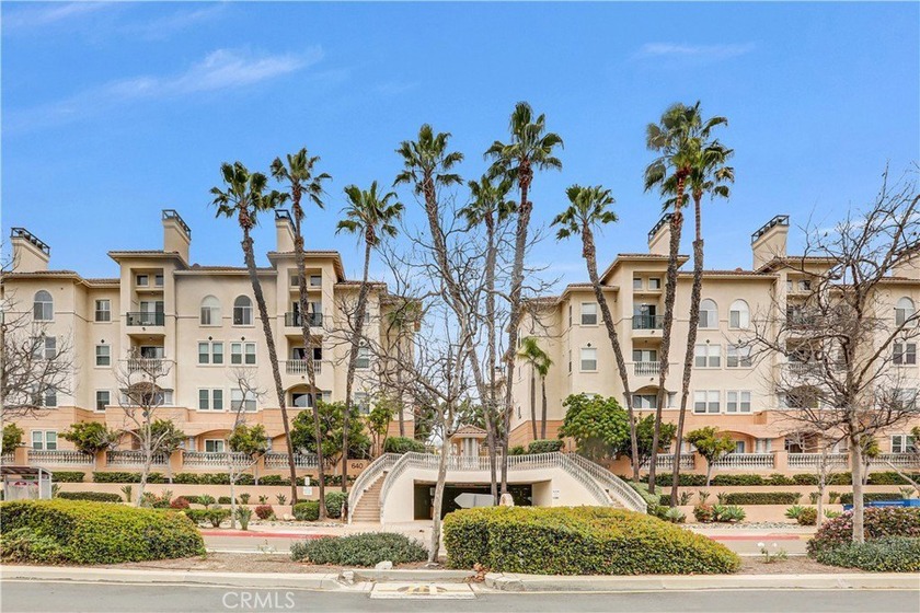 Welcome to this beautifully maintained single-level 3-bedroom - Beach Condo for sale in San Diego, California on Beachhouse.com