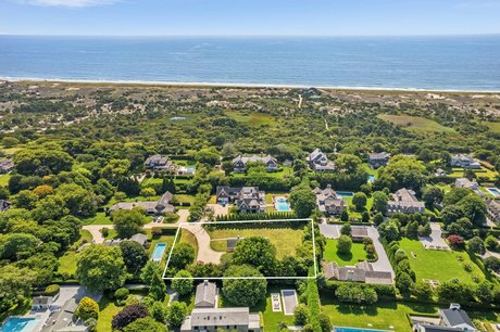 Nestled down a long drive on coveted Meeting House Lane in - Beach Home for sale in Amagansett, New York on Beachhouse.com