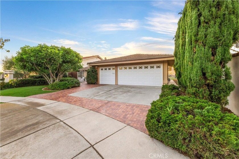 Nestled in the prestigious Spyglass Ridge, a gated community and - Beach Home for sale in Corona Del Mar, California on Beachhouse.com