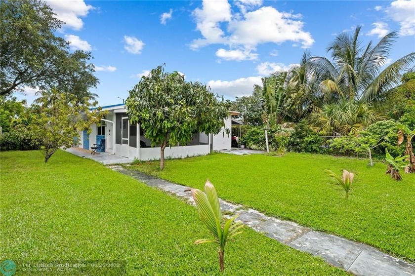 Outstanding turn-key income producing property! Fully furnished - Beach Home for sale in Hollywood, Florida on Beachhouse.com