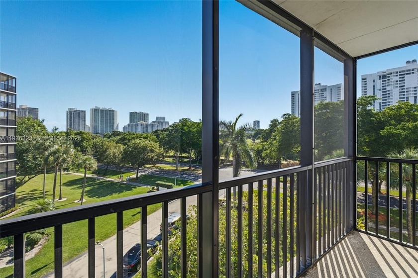 Bright and spacious 2-bedroom, 2-bath residence on the 5th floor - Beach Condo for sale in Aventura, Florida on Beachhouse.com