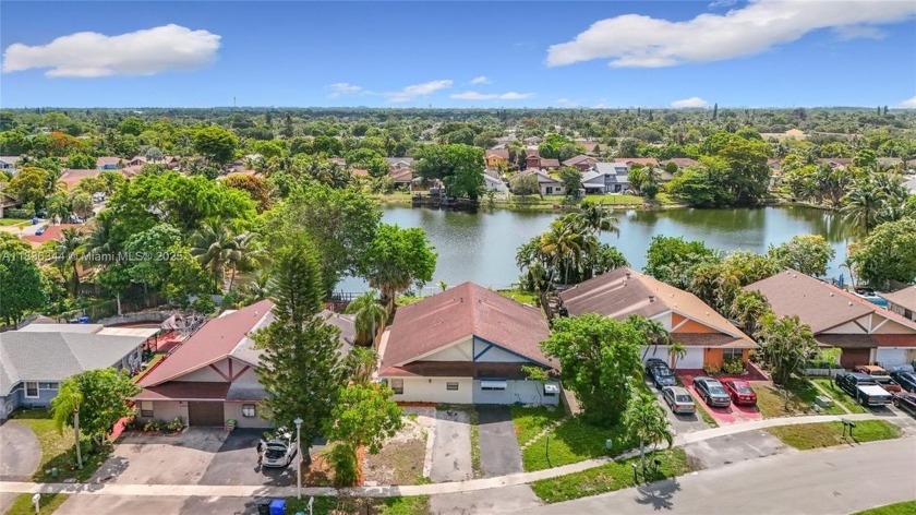 Looking for a dream home by the lake? Look no further than this - Beach Home for sale in North Lauderdale, Florida on Beachhouse.com
