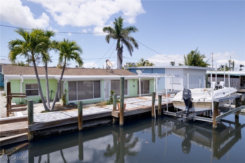 Discover your slice of paradise in the quiet fishing town of - Beach Home for sale in Matlacha, Florida on Beachhouse.com