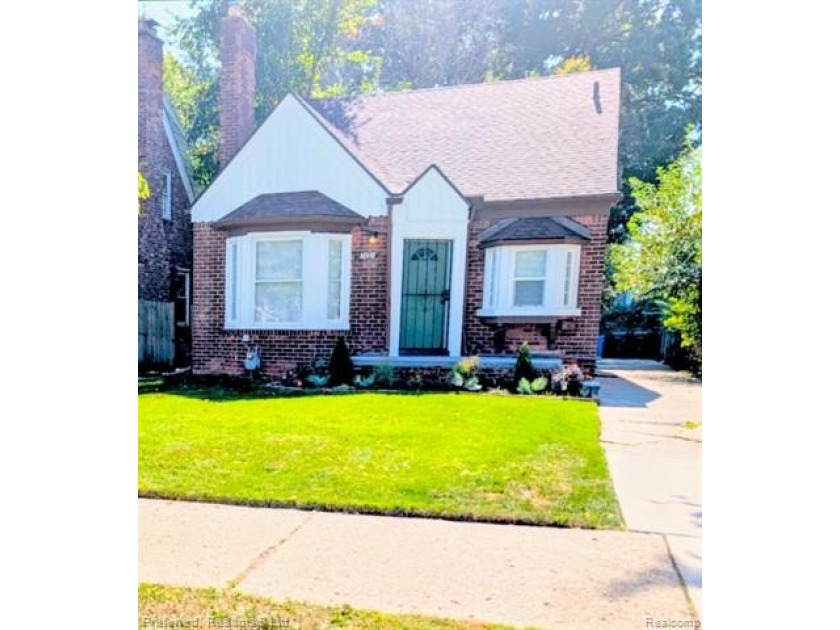 Exceptional value at a new, reduced price! This is a great - Beach Home for sale in Detroit, Michigan on Beachhouse.com