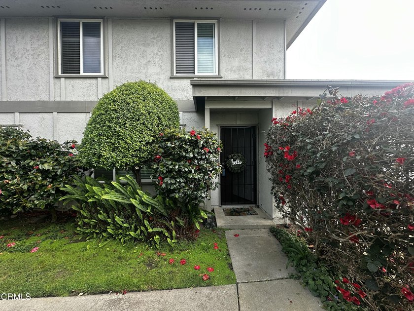 Townhouse Style Whalers Village 3 bedroom 1.5  Close to shopping - Beach Condo for sale in Oxnard, California on Beachhouse.com