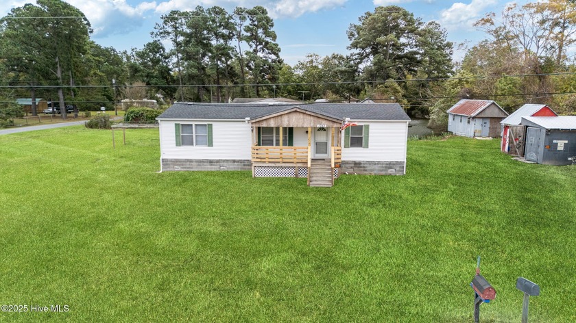 Canal front home located outside of the city limits. This home - Beach Home for sale in Elizabeth City, North Carolina on Beachhouse.com