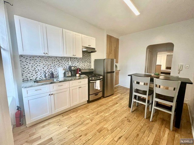 Discover modern living in this stylish 1-bedroom, 1-bathroom - Beach Condo for sale in Hoboken, New Jersey on Beachhouse.com