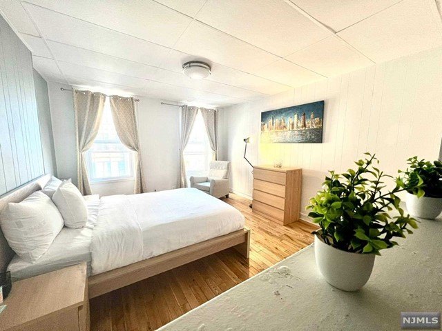 Discover modern living in this stylish 1-bedroom, 1-bathroom - Beach Condo for sale in Hoboken, New Jersey on Beachhouse.com