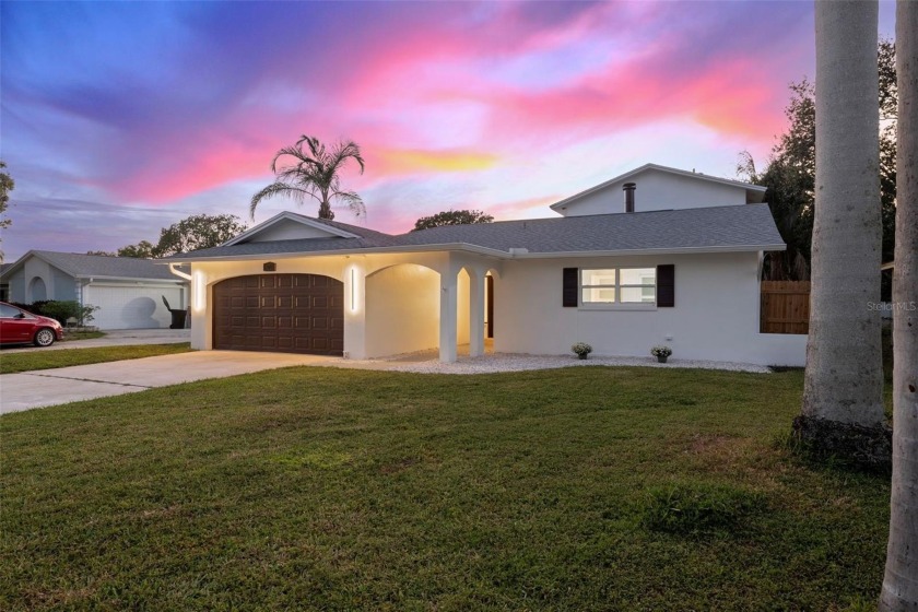 One or more photo(s) has been virtually staged. One or more - Beach Home for sale in St. Petersburg, Florida on Beachhouse.com