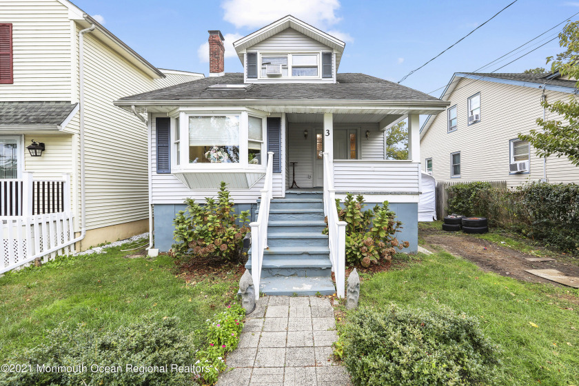 BACK ON MARKET !  Check out this lovely cape in the heart of - Beach Home for sale in Keansburg, New Jersey on Beachhouse.com