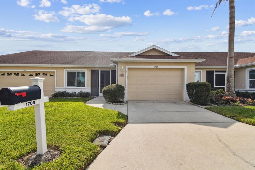 Welcome to this beautifully updated 2-bedroom, 2-bathroom villa - Beach Home for sale in Palmetto, Florida on Beachhouse.com