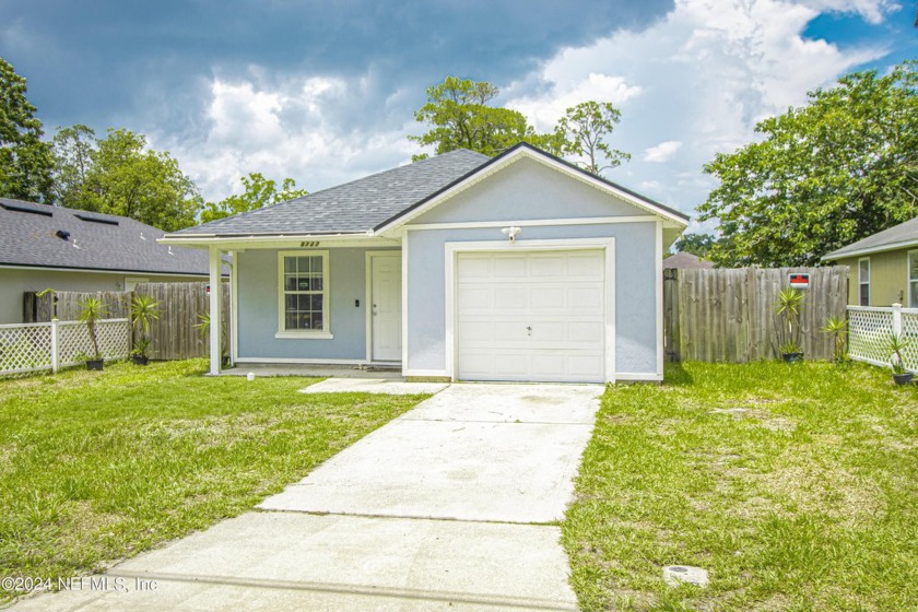 Discover this charming home featuring 3 bedrooms, 2 full baths - Beach Home for sale in Jacksonville, Florida on Beachhouse.com