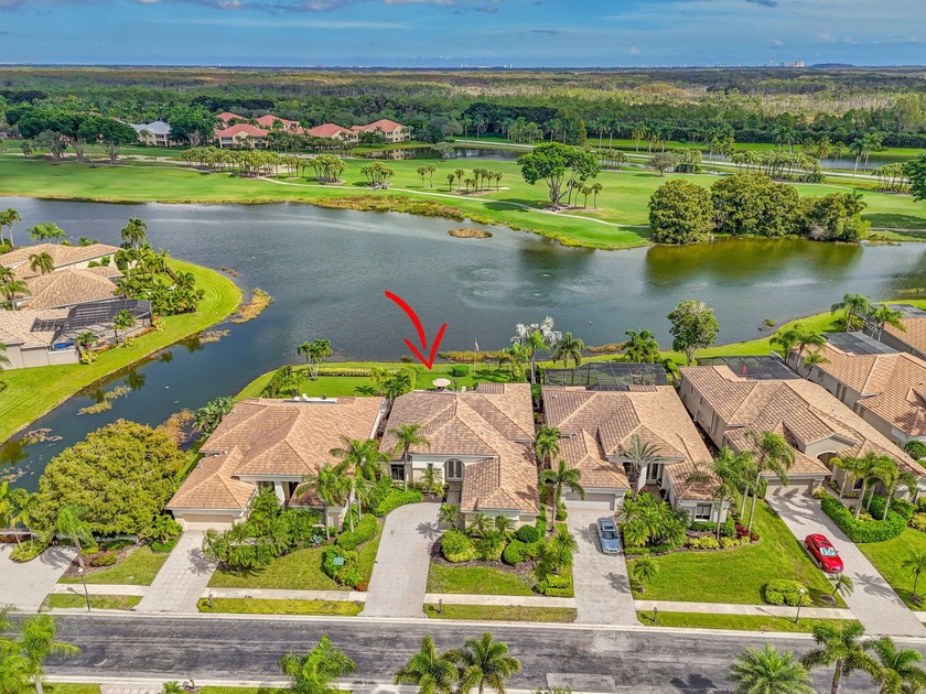 PREMIER GOLF MEMBERSHIP AVAILABLE! Enjoy spectacular water and - Beach Home for sale in West Palm Beach, Florida on Beachhouse.com