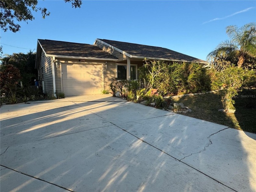 Don't miss your chance to live in this beautiful pool home - Beach Home for sale in Venice, Florida on Beachhouse.com