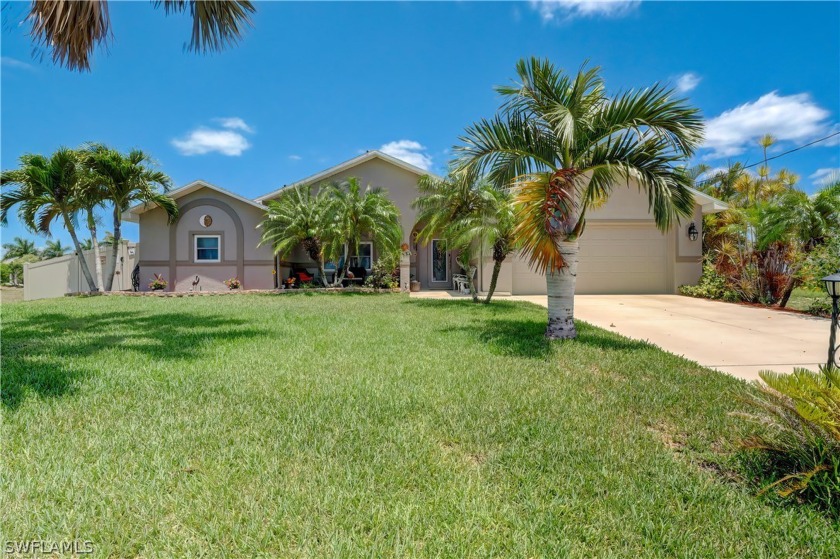 Beautiful Pool home located in a GREAT Neighborhood in the - Beach Home for sale in Cape Coral, Florida on Beachhouse.com
