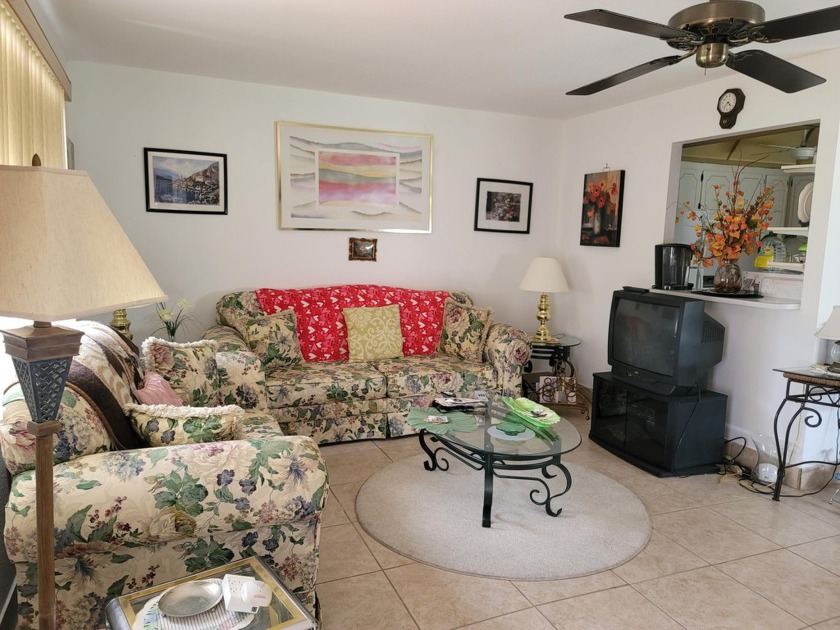 Welcome to your new home! This cozy 1 bed, 1.5 bath villa - Beach Home for sale in Delray Beach, Florida on Beachhouse.com