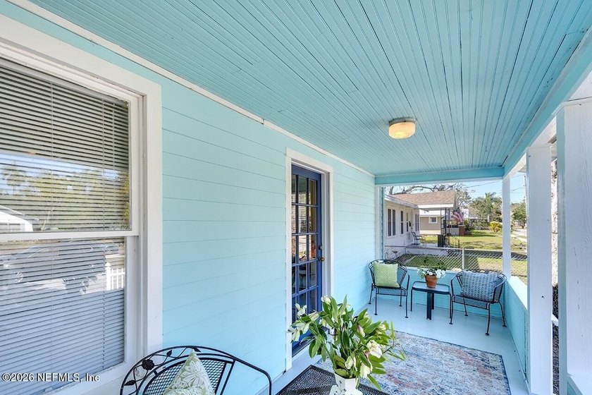 Welcome to 2513 8th Ave W, a beautifully refreshed bungalow in - Beach Home for sale in Bradenton, Florida on Beachhouse.com